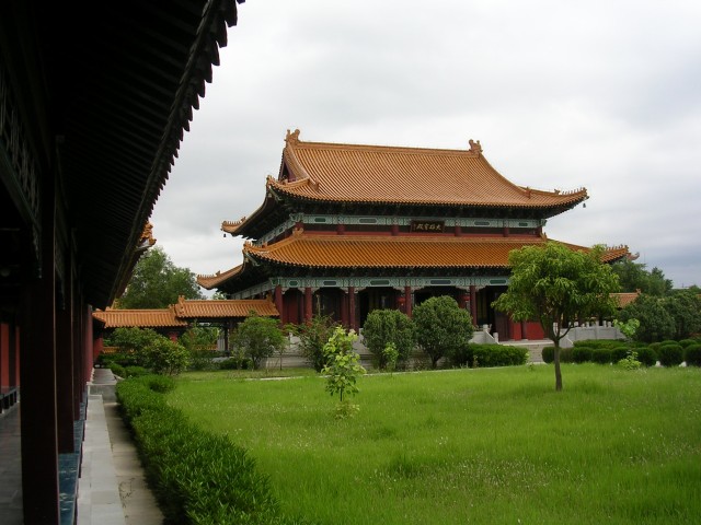 寺院地区　中国寺の本堂